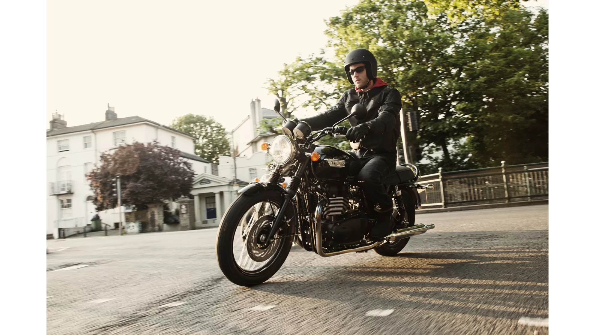 Triumph Bonneville T100 Black - Image 6 Triumph Bonneville T100 Black - Image 6