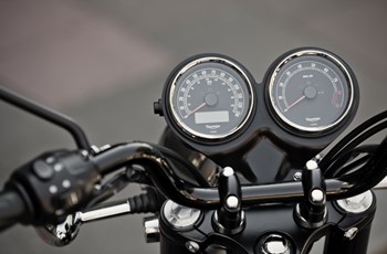 Triumph Bonneville T100 Black 2014 - Bild 14 Triumph Bonneville T100 Black 2014 - Bild 14