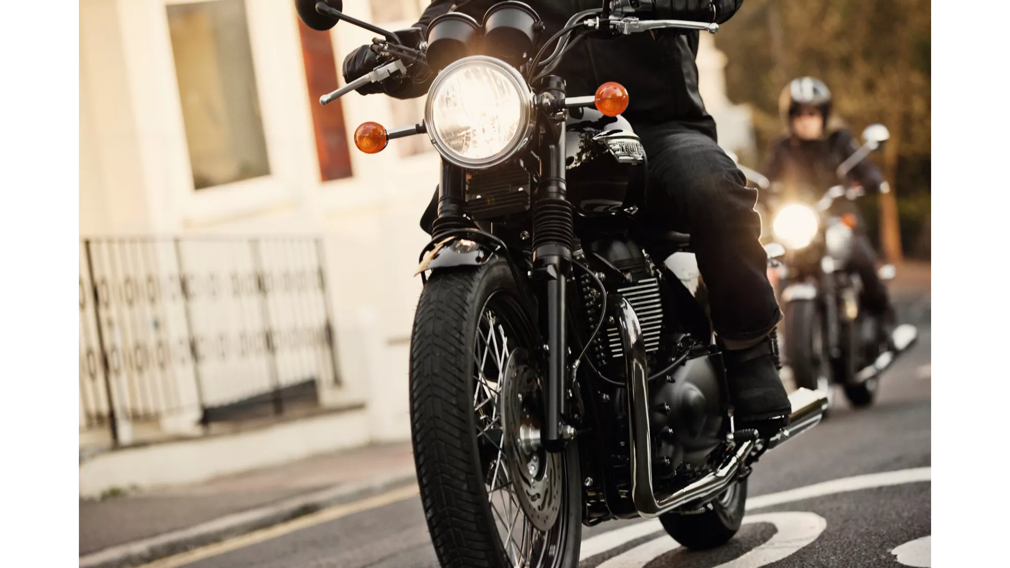 Triumph Bonneville T100 Black - Image 21 Triumph Bonneville T100 Black - Image 21