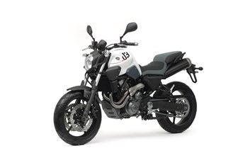 Yamaha MT-03 2014 - Bild 6 Yamaha MT-03 2014 - Bild 6