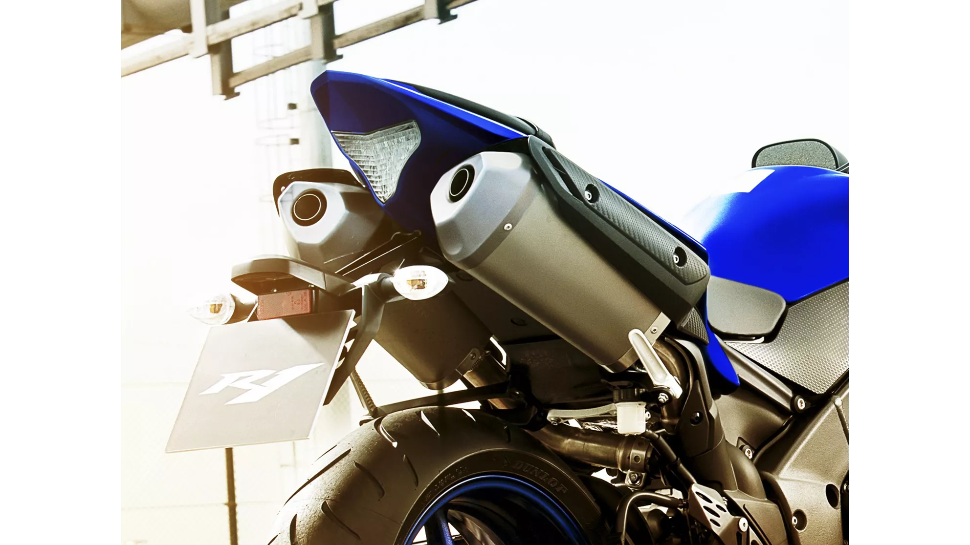 Yamaha R1 - Image 4 Yamaha R1 - Image 4