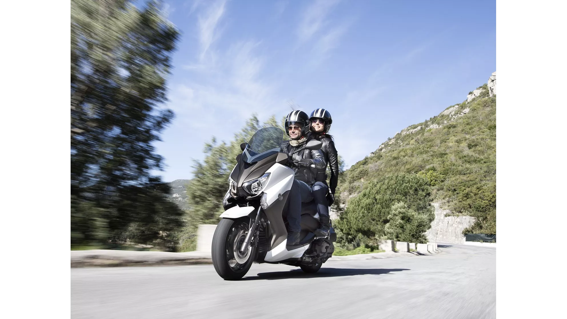 Yamaha XMAX 400 - Image 13 Yamaha XMAX 400 - Image 13