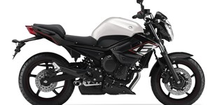 Triumph Street Twin 2021 vs Yamaha XJ6 SP 2014