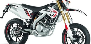 Rieju Marathon 125 Supermoto 2014 vs Rieju MRT Freejump 125 Supermoto 2015