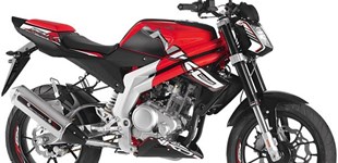 Rieju RS3 NKD 125 2014 vs Kawasaki Ninja 125 2025