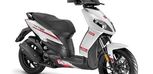 Derbi Variant Sport 125 4T 2V 2014 vs Derbi Rambla 125 2015