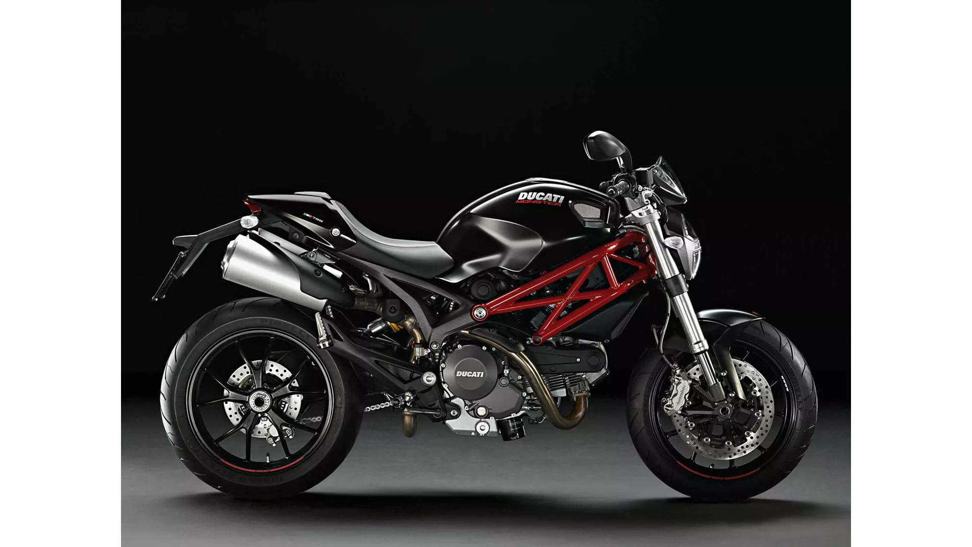 Ducati Monster 796 - Resim 8
