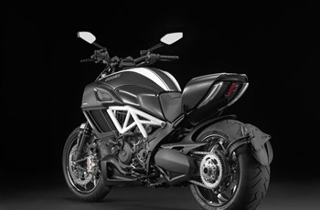 Ducati Diavel Carbon 2014 - Bild 14 Ducati Diavel Carbon 2014 - Bild 14