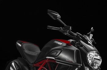 Ducati Diavel Carbon 2014 - Bild 16 Ducati Diavel Carbon 2014 - Bild 16