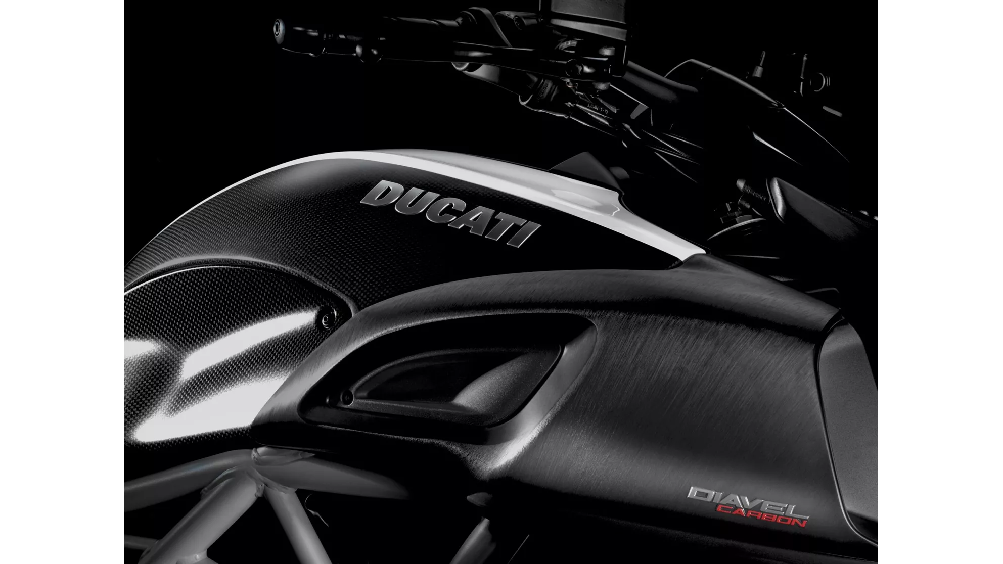 Ducati Diavel Carbon - Image 14 Ducati Diavel Carbon - Image 14