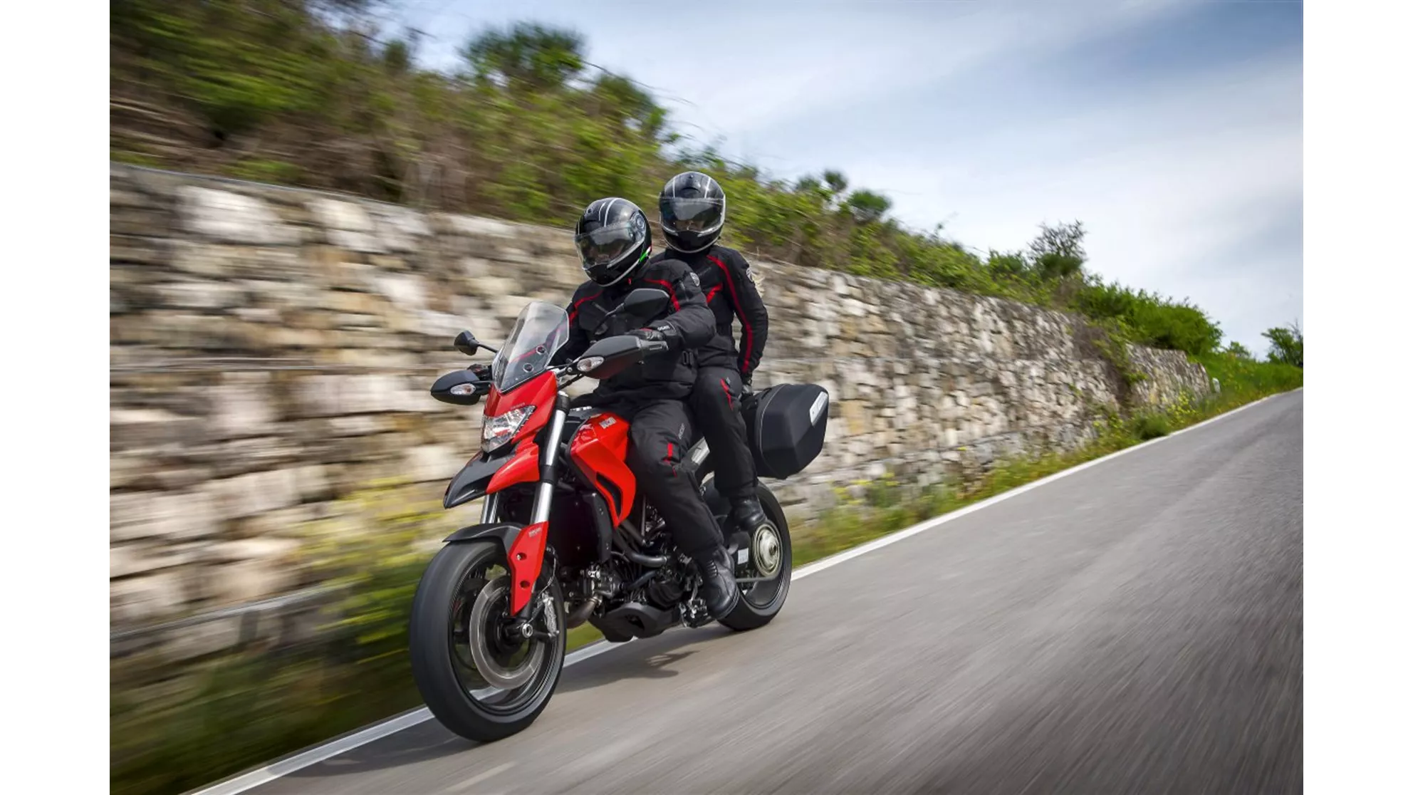 Ducati Hyperstrada - Image 10 Ducati Hyperstrada - Image 10