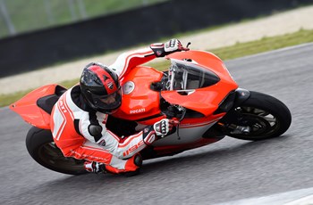 Ducati 1199 Panigale Superleggera 2014 - Bild 2