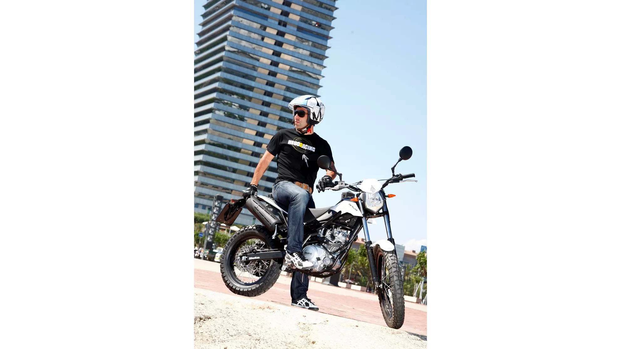 Beta Urban 200 - Image 2 Beta Urban 200 - Image 2