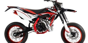 Beta RR 50 Motard Track 2014 vs Aprilia SX 50 Supermoto 2018