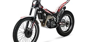 Yamaha YZ 250 LC 2019 vs Beta Evo 300 2T 2014 Yamaha YZ 250 LC 2019 vs Beta Evo 300 2T 2014