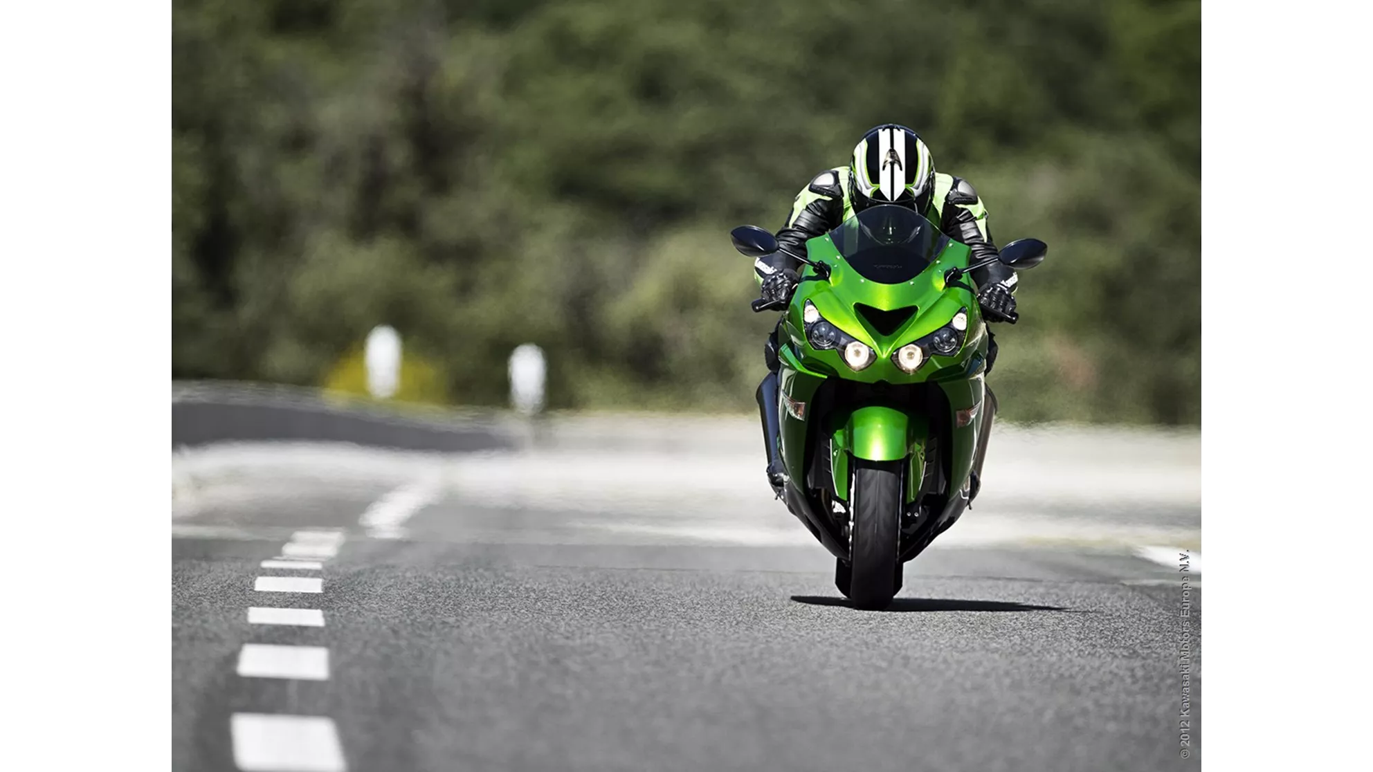 Kawasaki ZZR 1400 - Image 2 Kawasaki ZZR 1400 - Image 2