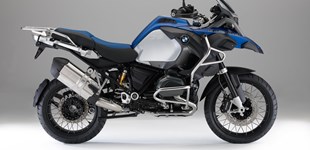 Moto Guzzi Stelvio 1200 8V NTX 2016 vs BMW R 1200 GS Adventure 2014