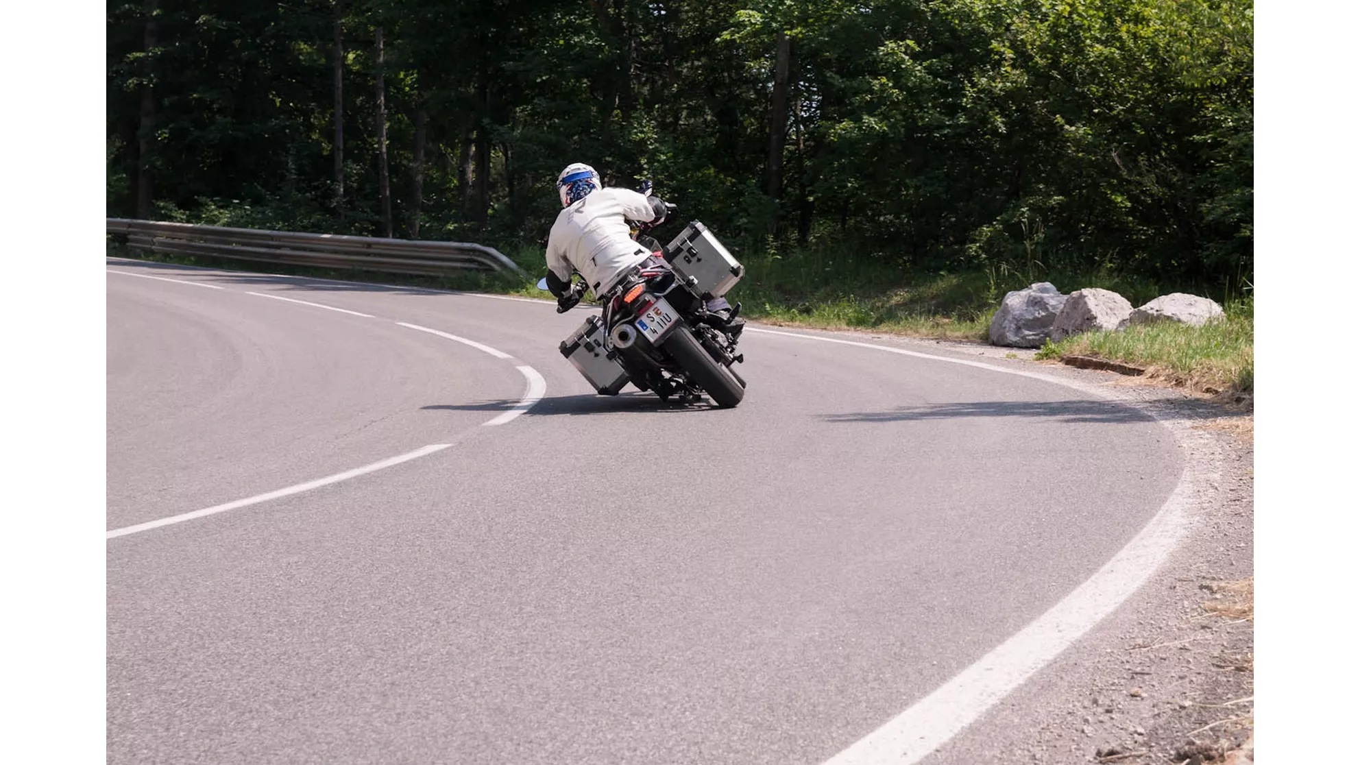 BMW F 800 GS Adventure - Image 9 BMW F 800 GS Adventure - Image 9