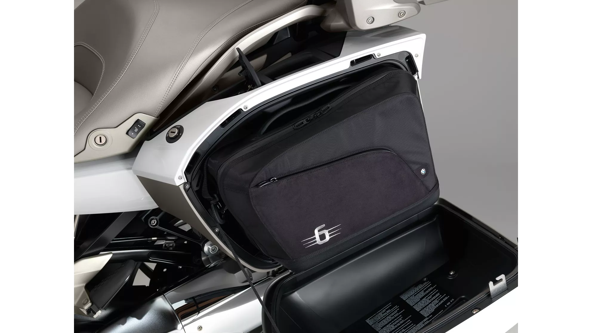 BMW K 1600 GTL Exclusive - Image 11 BMW K 1600 GTL Exclusive - Image 11