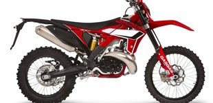 GASGAS EC 250 E 2014 vs KTM 300 EXC 2016