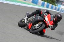 Aprilia RSV4 Factory APRC ABS 2014 - Bild 9