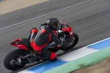 Aprilia RSV4 Factory APRC ABS 2014 - Bild 11