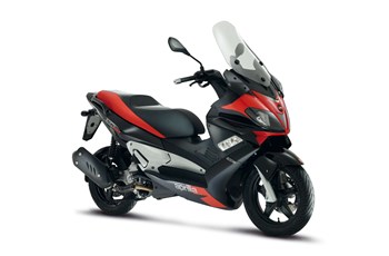 Aprilia SR-Max 300ie 2014 - Bild 3 Aprilia SR-Max 300ie 2014 - Bild 3