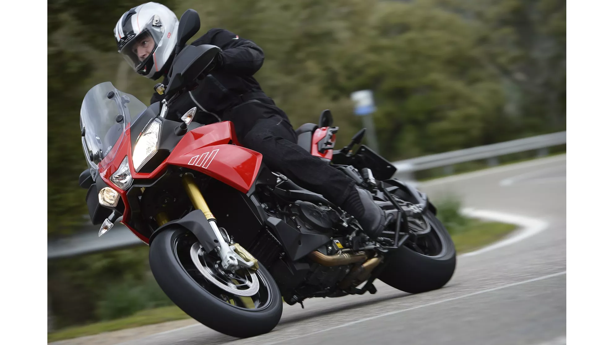 Aprilia Caponord 1200 ABS - Image 2 Aprilia Caponord 1200 ABS - Image 2