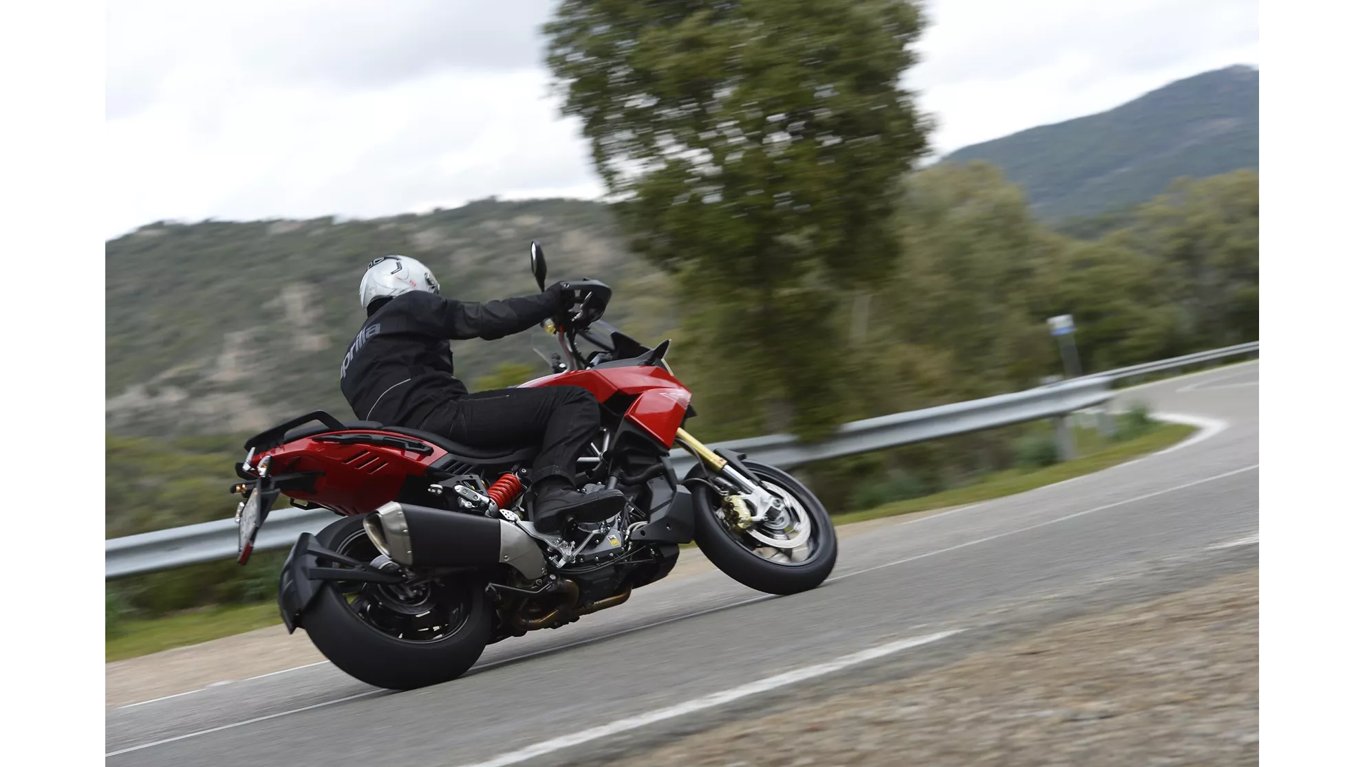 Aprilia Caponord 1200 ABS - Image 3 Aprilia Caponord 1200 ABS - Image 3