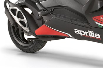 Aprilia SR 50 R Factory Replica SBK 2014 - Bild 3