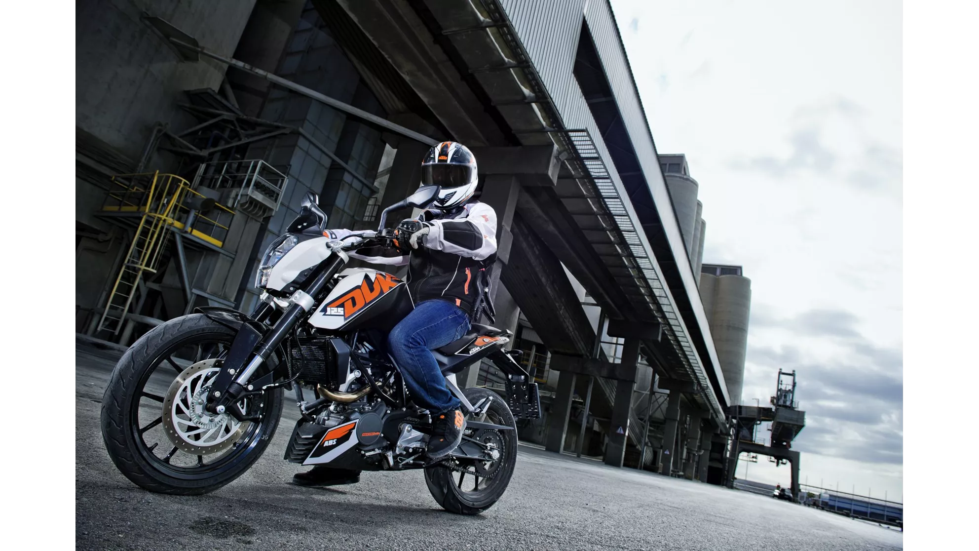 KTM 125 Duke - Image 2 KTM 125 Duke - Image 2