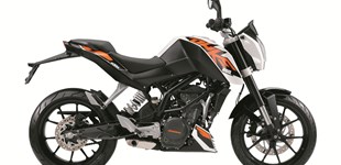KTM 200 Duke 2015 vs KTM 390 Duke 2023 KTM 200 Duke 2015 vs KTM 390 Duke 2023