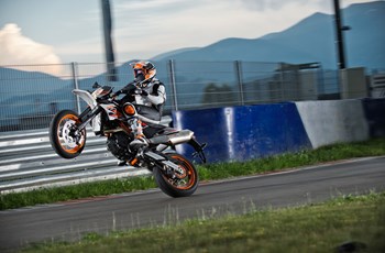 KTM 690 SMC R 2015 - Bild 12 KTM 690 SMC R 2015 - Bild 12
