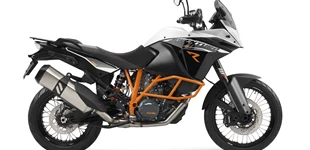 KTM 1290 Super Adventure R 2017 vs KTM 1190 Adventure R 2015 KTM 1290 Super Adventure R 2017 vs KTM 1190 Adventure R 2015