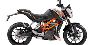 KTM 390 Duke 2015 vs Suzuki SFV 650 Gladius 2009