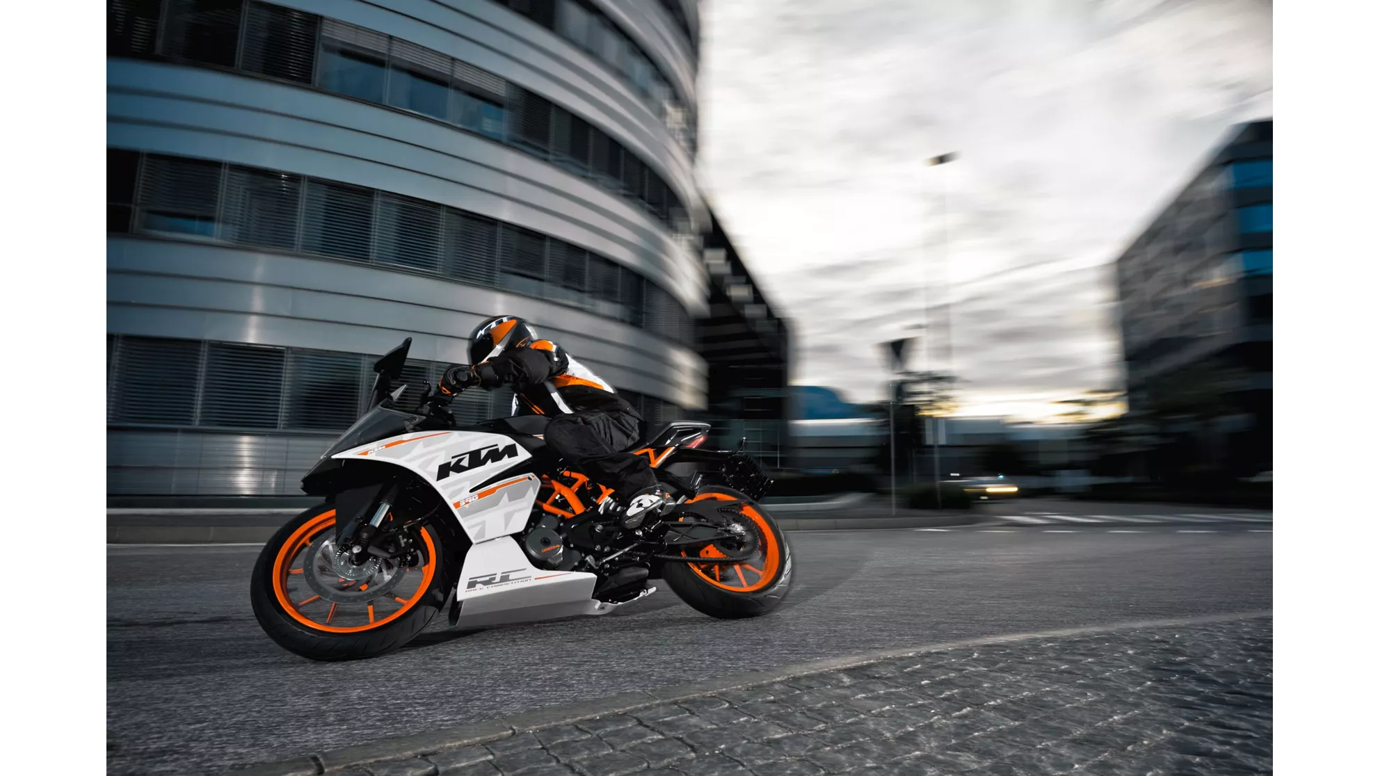 KTM RC 390 - Image 14 KTM RC 390 - Image 14