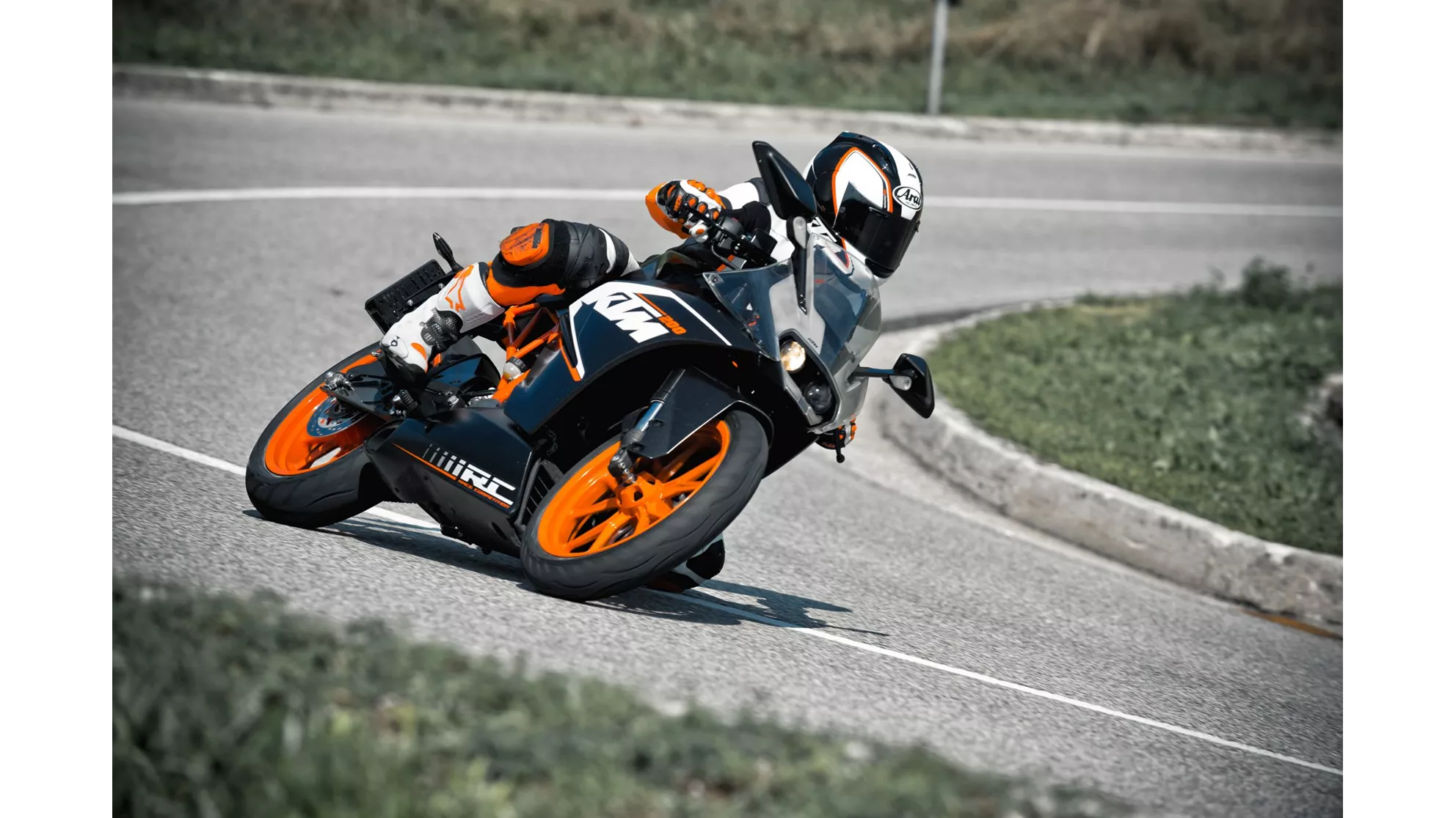KTM RC 200 - Image 16 KTM RC 200 - Image 16