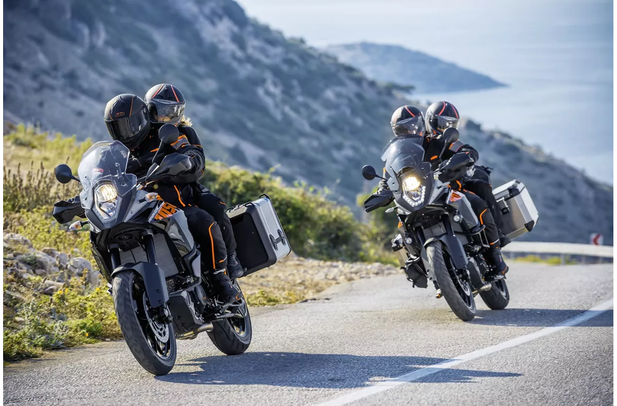 KTM 1050 Adventure KTM 1050 Adventure