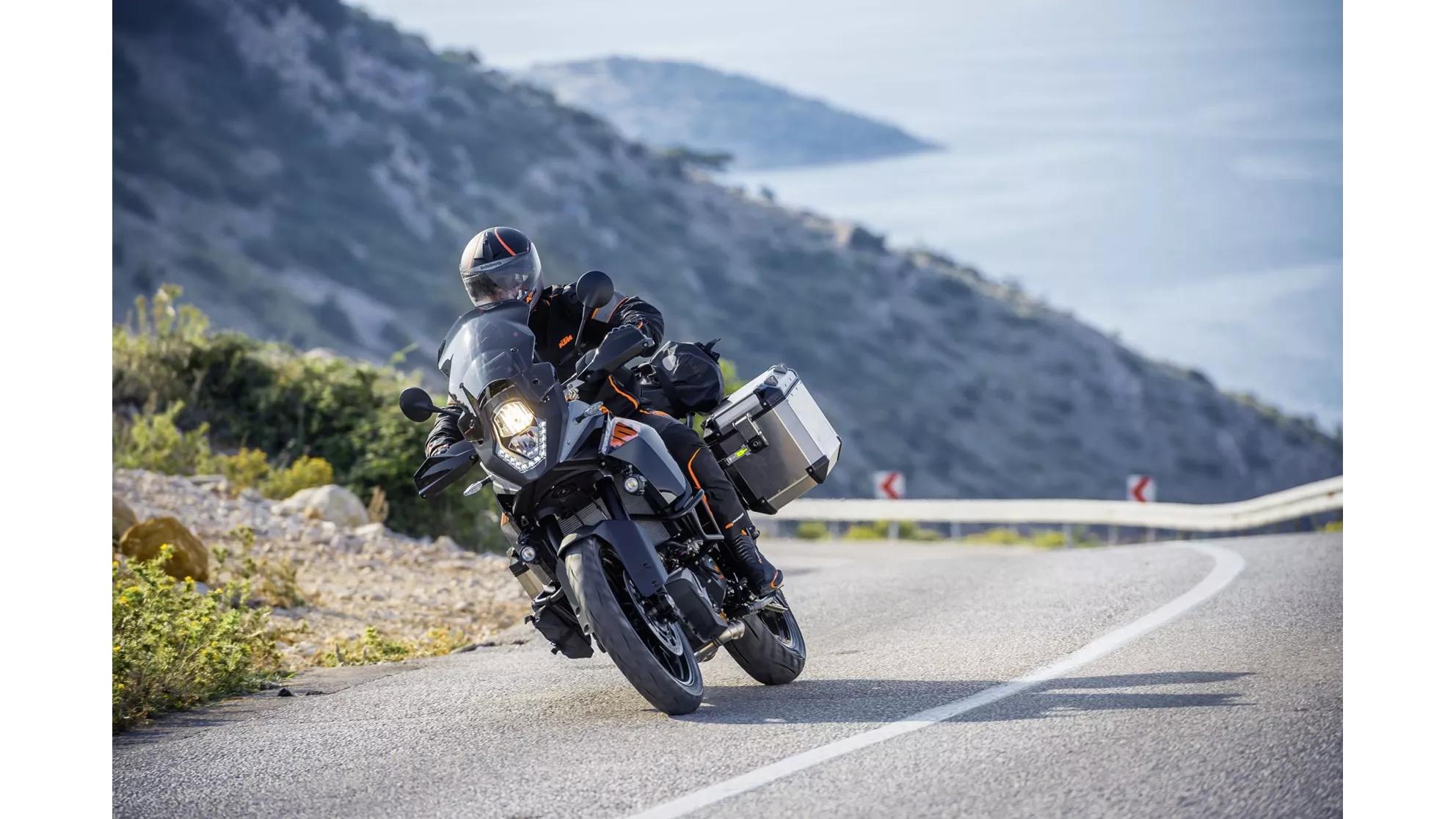 KTM 1050 Adventure - Image 10 KTM 1050 Adventure - Image 10