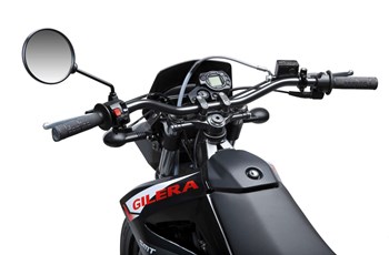 Gilera SMT 50 2T 2015 - Bild 7 Gilera SMT 50 2T 2015 - Bild 7