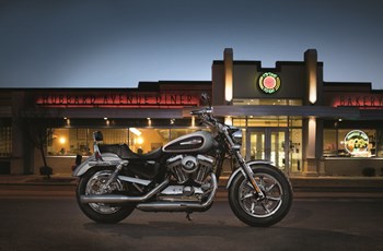 Harley-Davidson Sportster XL 1200C Custom 2015 - Bild 2 Harley-Davidson Sportster XL 1200C Custom 2015 - Bild 2