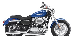 Kawasaki Z900 2017 vs Harley-Davidson Sportster XL 1200C Custom 2015