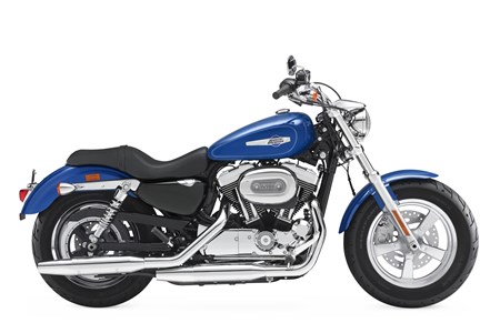 Harley-Davidson Sportster XL 1200C Custom 2015 Harley-Davidson Sportster XL 1200C Custom 2015