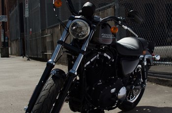 Harley-Davidson Sportster XL 883 R Roadster 2015 - Bild 4 Harley-Davidson Sportster XL 883 R Roadster 2015 - Bild 4