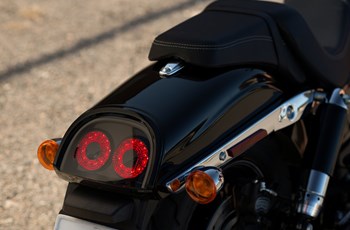 Harley-Davidson Dyna Fat Bob FXDF 2015 - Bild 7 Harley-Davidson Dyna Fat Bob FXDF 2015 - Bild 7