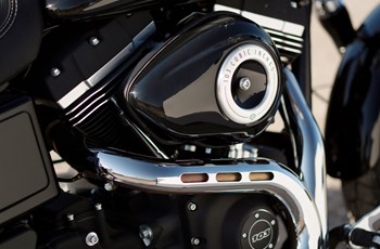 Harley-Davidson Dyna Fat Bob FXDF 2015 - Bild 12 Harley-Davidson Dyna Fat Bob FXDF 2015 - Bild 12