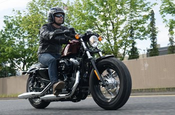 Harley-Davidson Sportster XL 1200X Forty-Eight 2015 - Bild 4 Harley-Davidson Sportster XL 1200X Forty-Eight 2015 - Bild 4