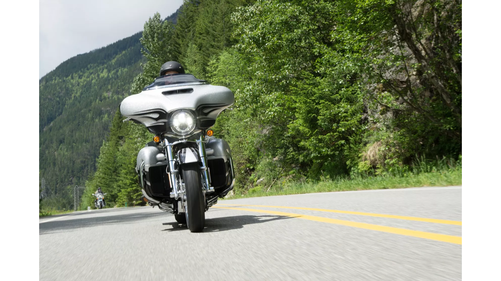 Harley-Davidson CVO Street Glide FLHXSE - Image 4 Harley-Davidson CVO Street Glide FLHXSE - Image 4