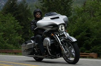 Harley-Davidson CVO Street Glide FLHXSE 2015 - Bild 8