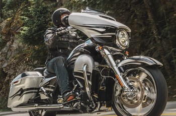 Harley-Davidson CVO Street Glide FLHXSE 2015 - Bild 9